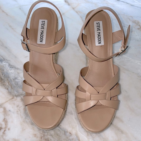 Steve Madden Shoes - Steve Madden talula nude wedge